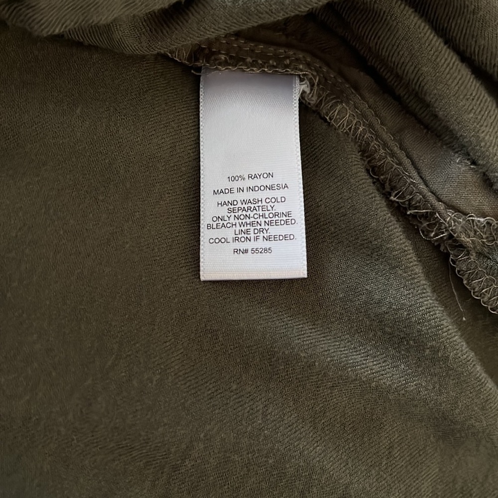 Super soft green button down - Picture 8 of 8